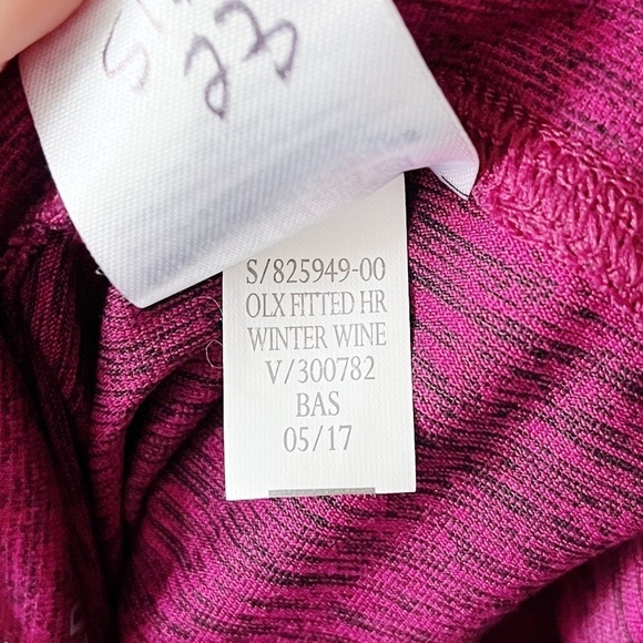Old Navy Active NEW High Rise Fitted 7/8 Leggings Go Dry Winter Wine Pink XS - Picture 12 of 12
